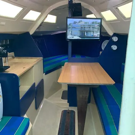 Madi Au Fil De L'eau A Botel